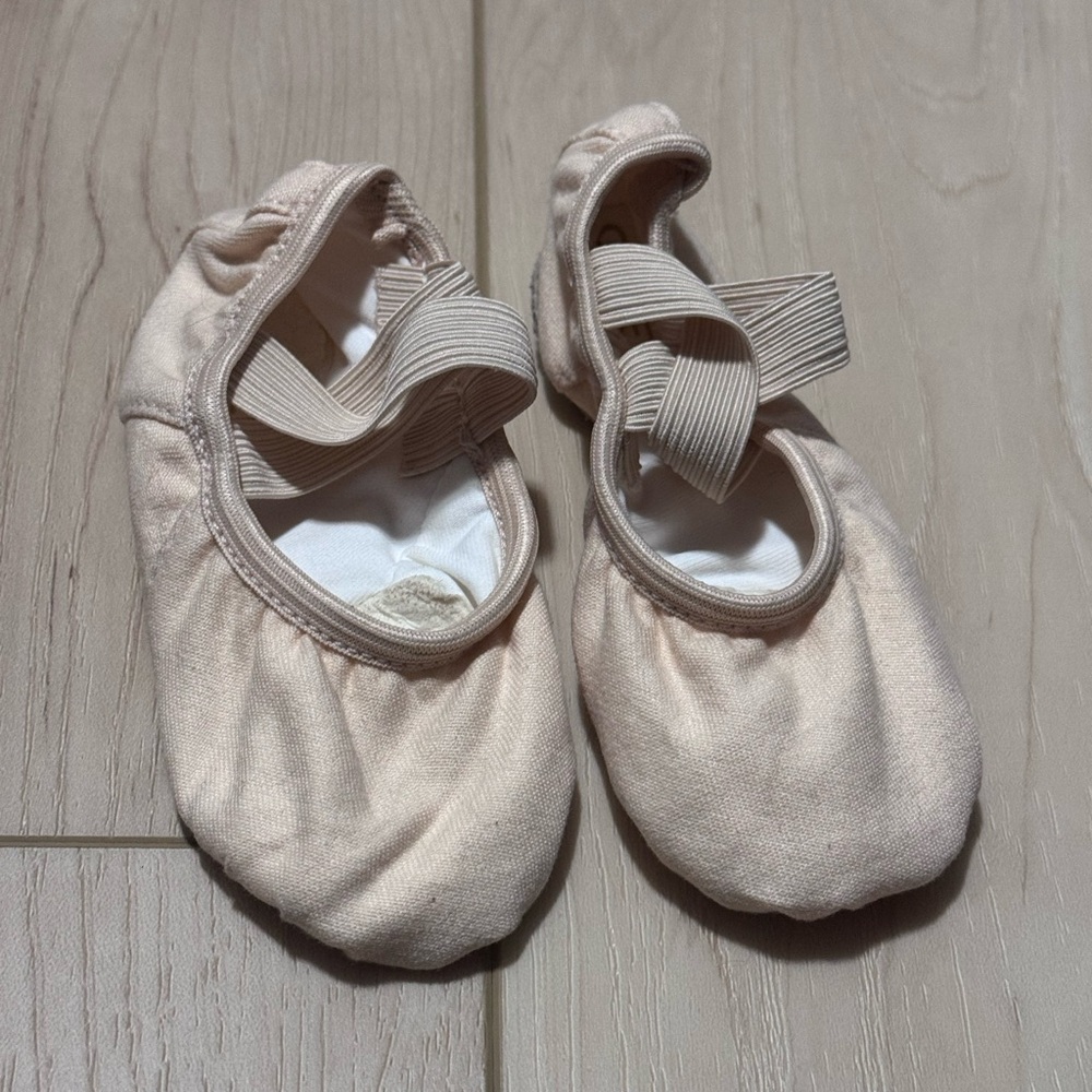 Capezio Kids Ballet Shoes in Light Pink